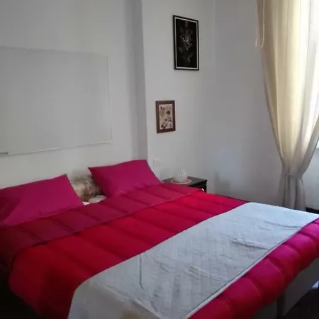 Isola Bi Oda ve Kahvaltı *