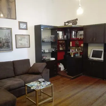 Oda ve Kahvaltı Isola Bi